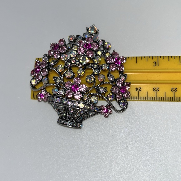 Rhinestone Flower Bouquet Vintage Inspired Brooch - Picture 11 of 12